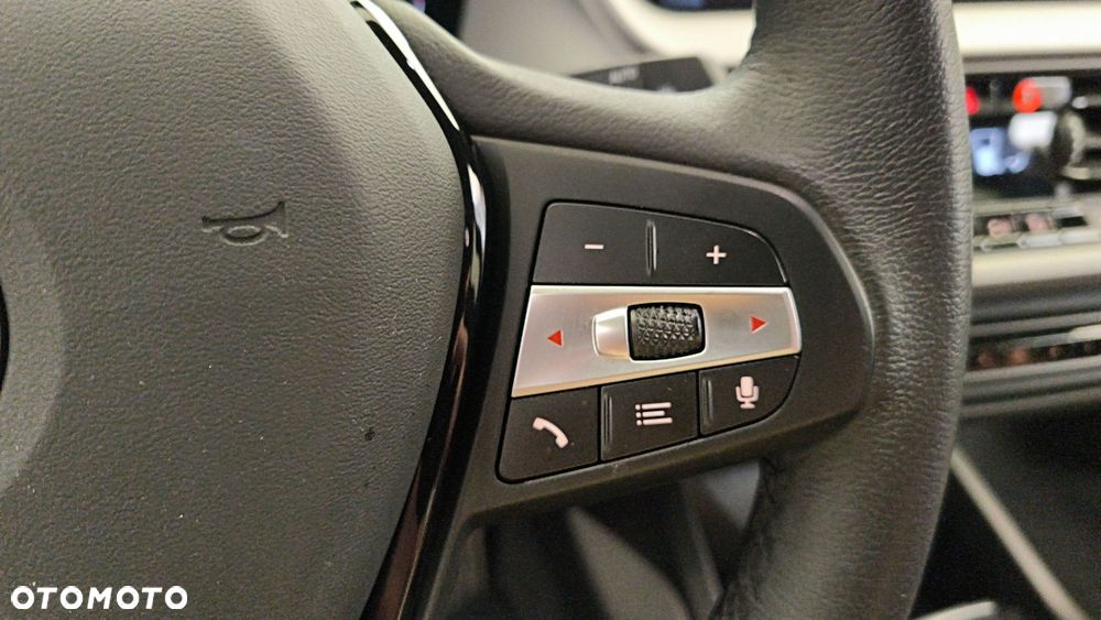 BMW Seria 1 118i Advantage - 23
