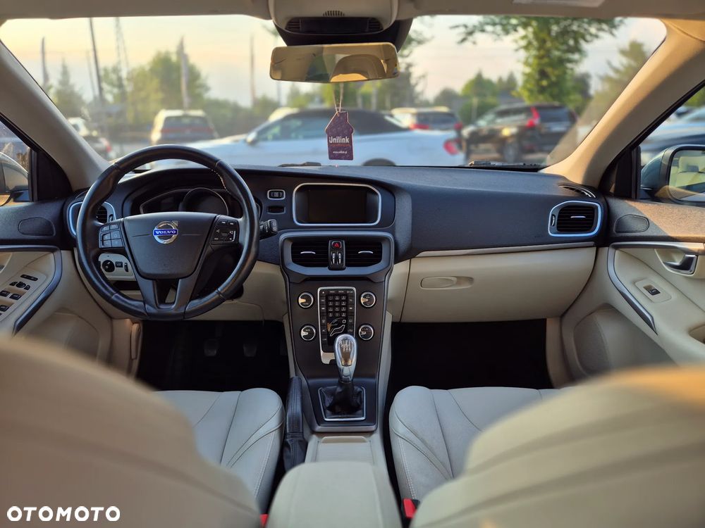 Volvo V40 - 6