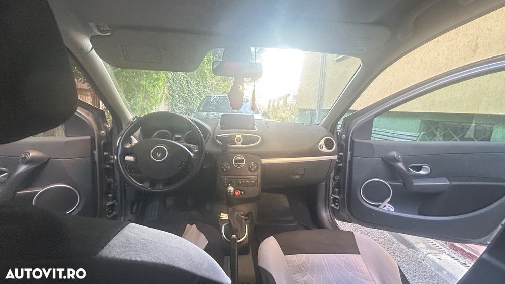 Renault Clio 2009 photo 5