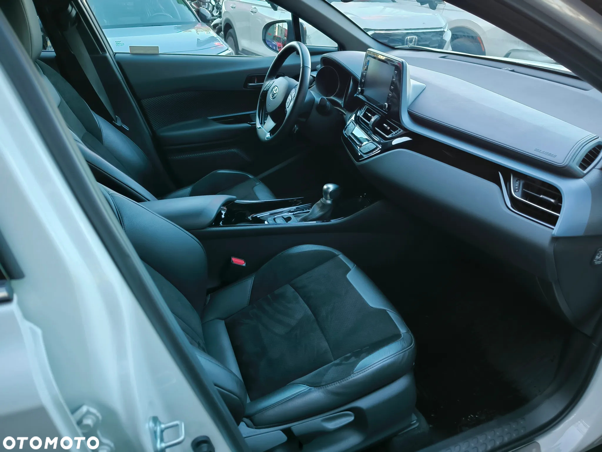 Toyota C-HR 1.8 Hybrid GPF Selection - 8