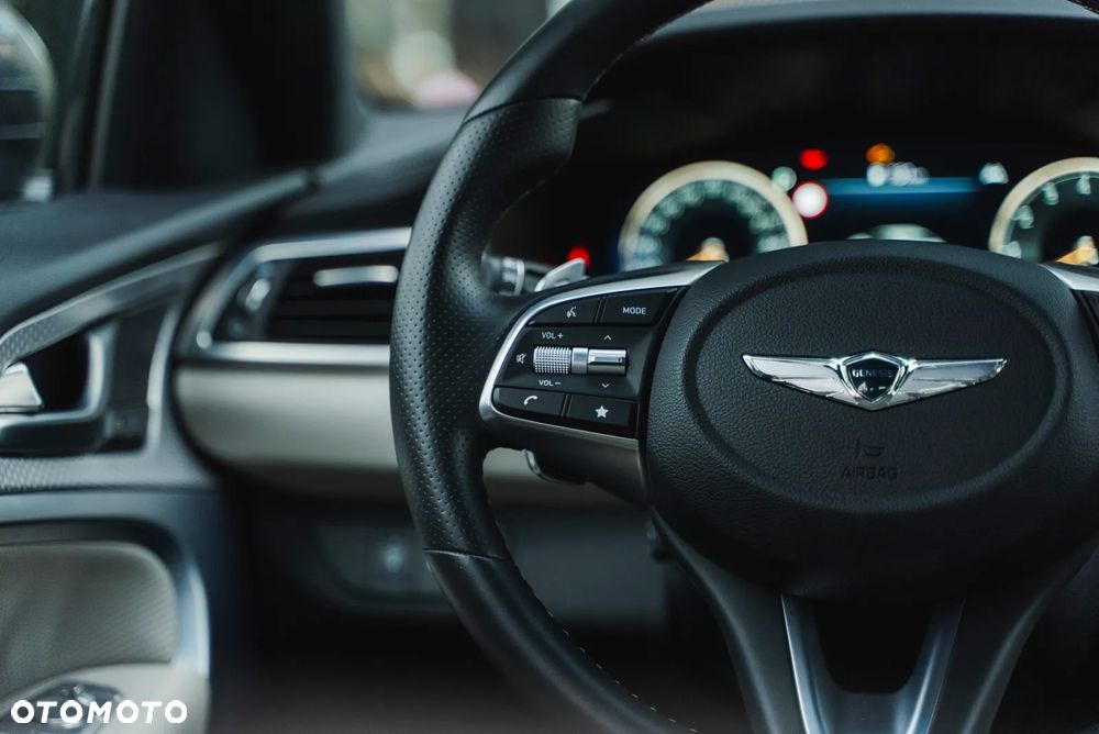 Genesis G70 2.0T Plus AWD 8AT Sport - 35