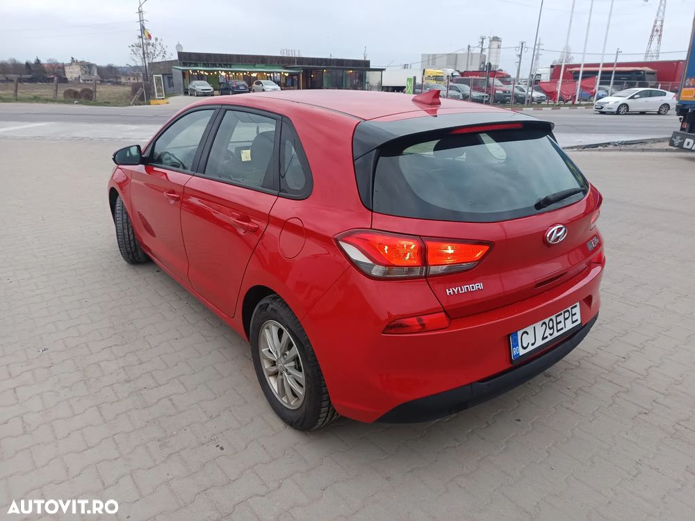 Hyundai i30 blue 1.6 CRDi Style - 3