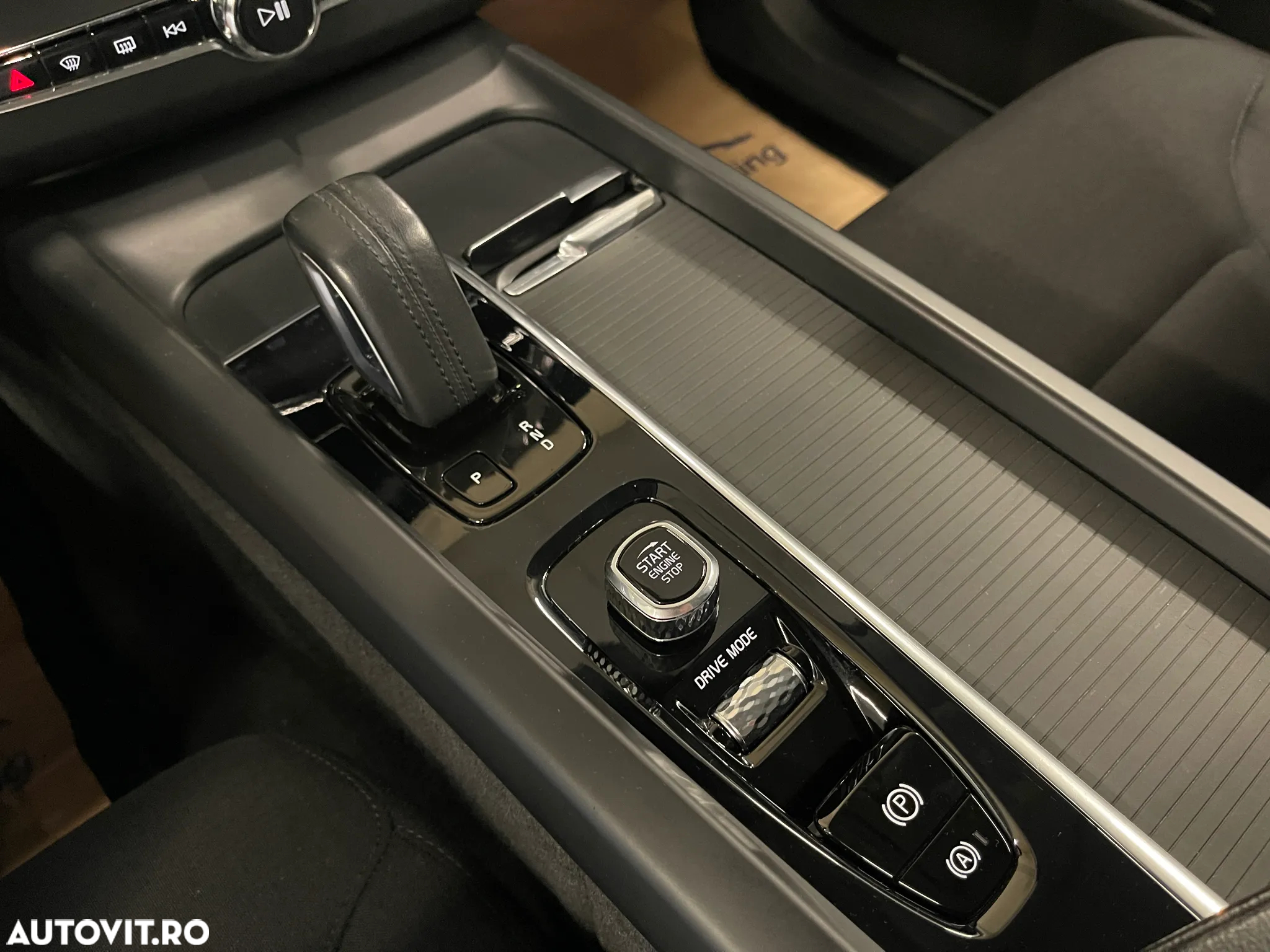 Volvo XC 60 B4 D AWD Geartronic Momentum - 25