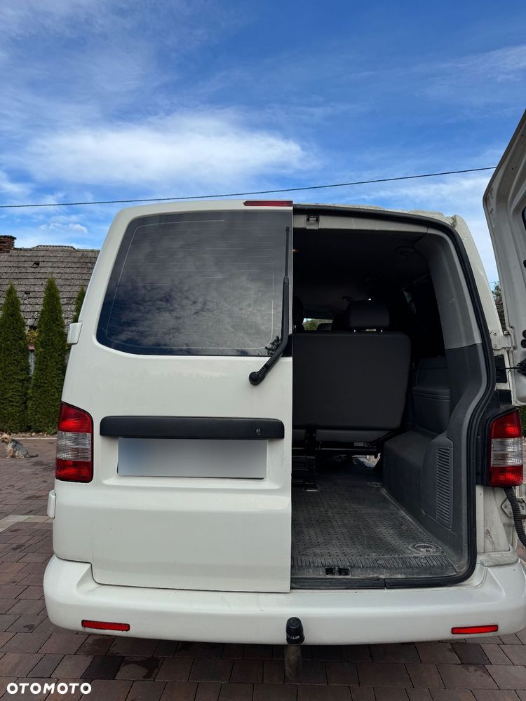 Volkswagen Caravelle - 13