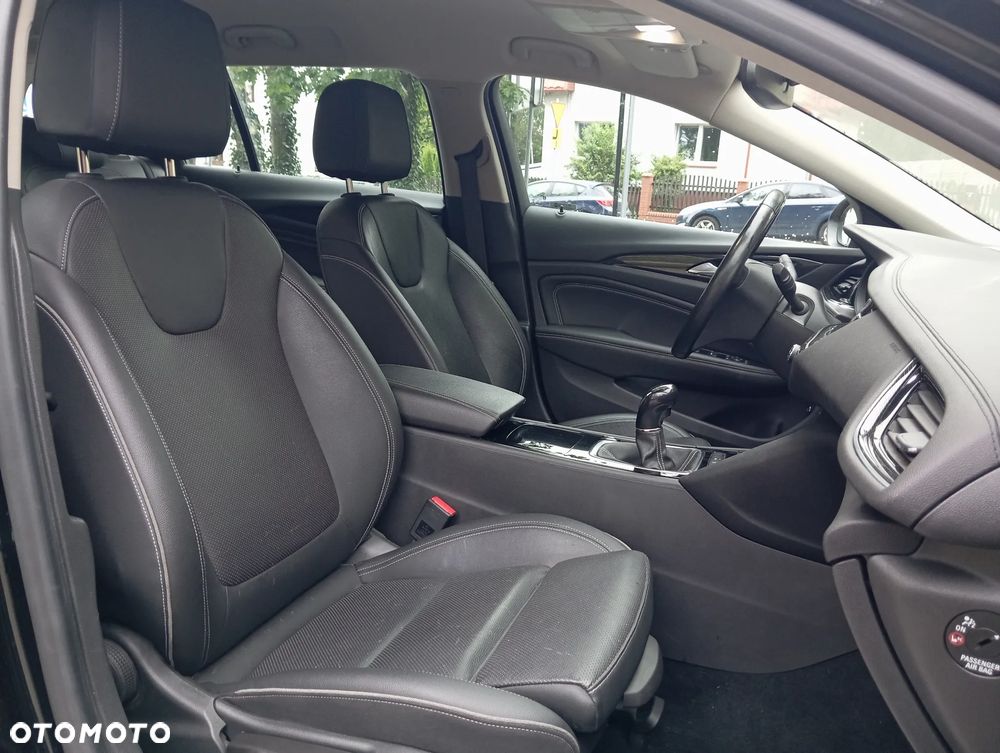 Opel Insignia Sports Tourer 2.0 Diesel 4x4 Business Innovation - 13