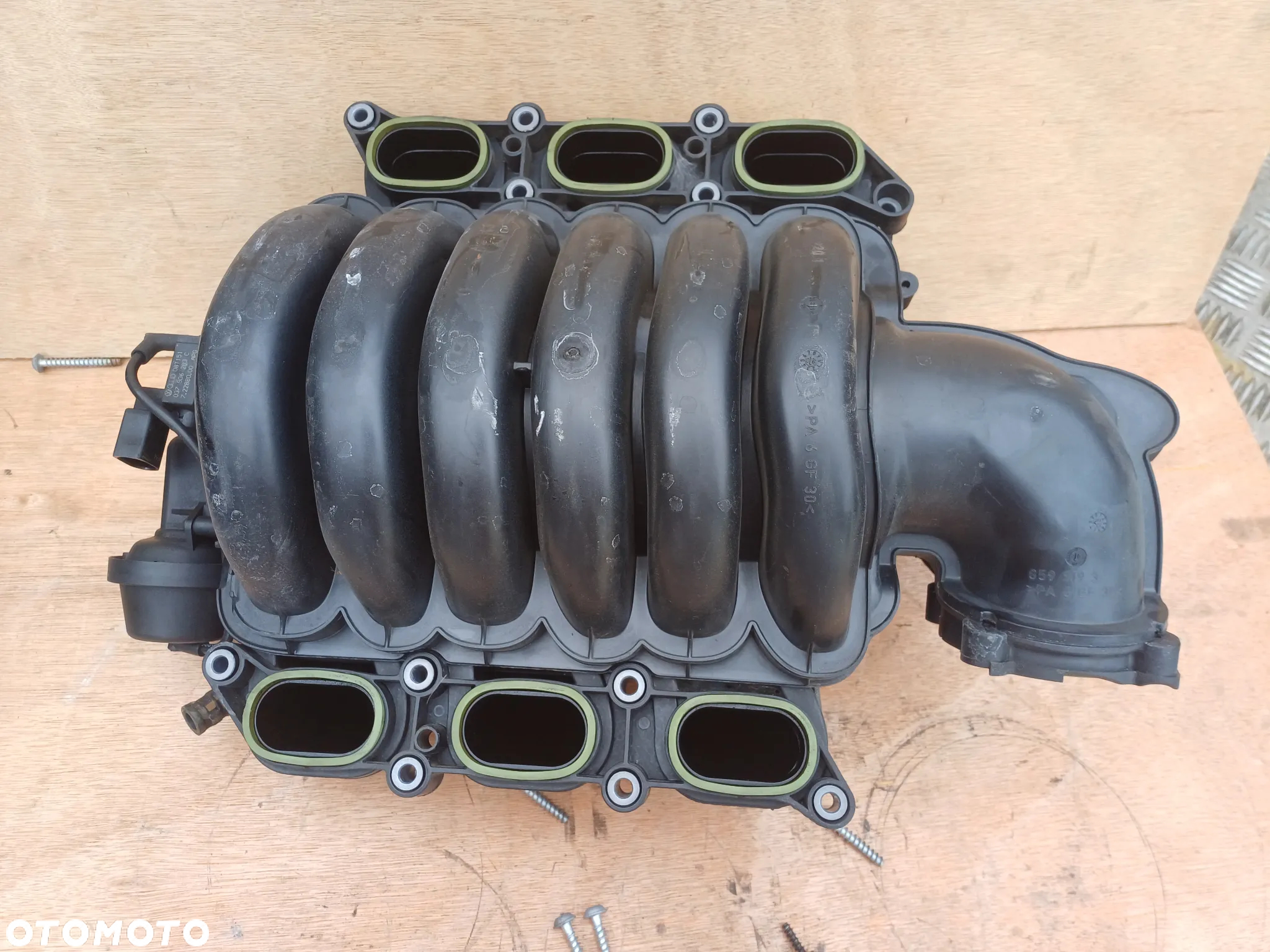 Kolektor ssacy Audi A5 3.2 FSI  06E133210L - 4