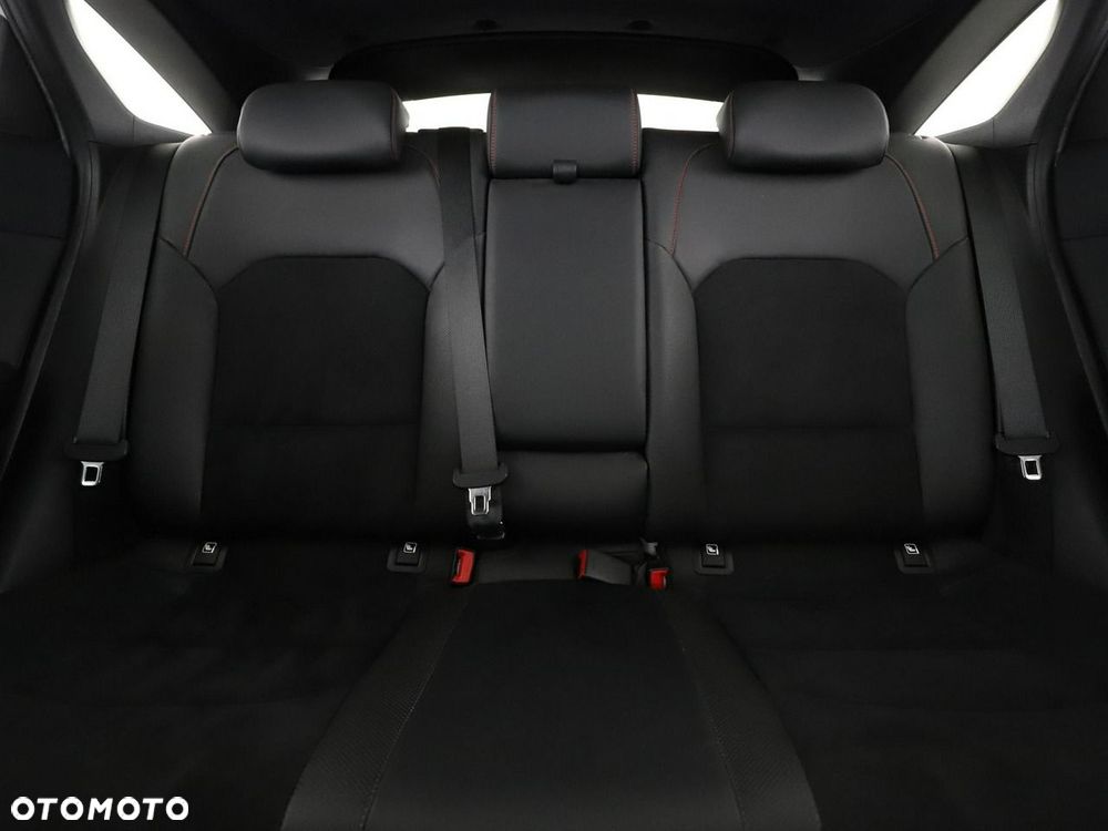 Kia ProCeed 1.6 T-GDI GT DCT - 18