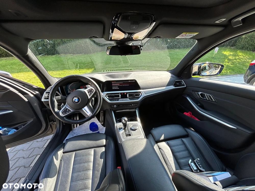 BMW Seria 3 320d xDrive M Sport - 24