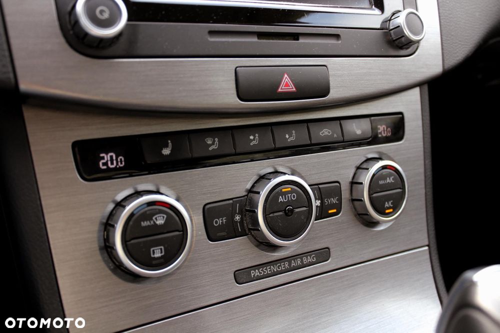 Volkswagen Passat Variant 2.0 TDI DSG BlueMotion Technology Trendline - 12