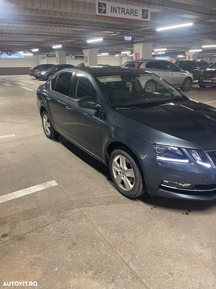 Skoda Octavia 1.6 TDI DSG Style - 4