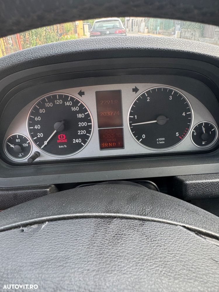 Mercedes-Benz B 180 - 12