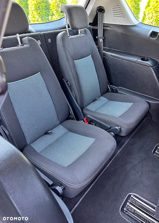 Ford S-Max - 13