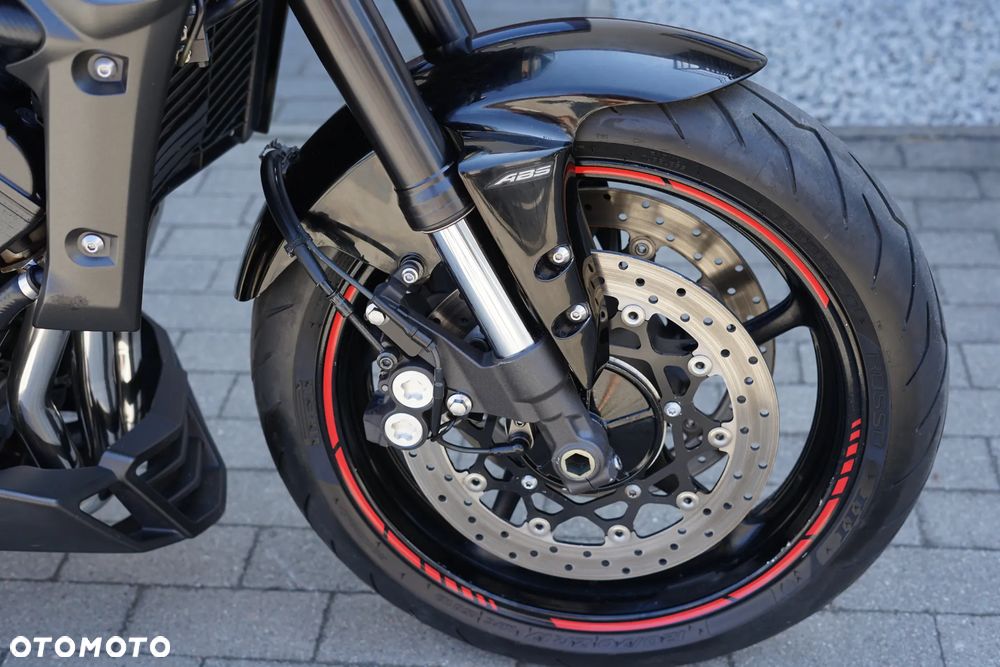 Yamaha FZ - 16