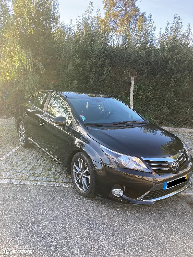 Toyota Avensis SD 2.0 D-4D Luxury - 3