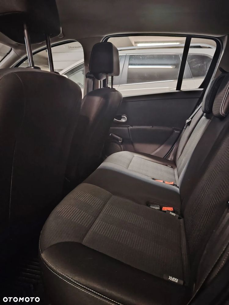 Renault Clio 1.5 dCi Alize - 9