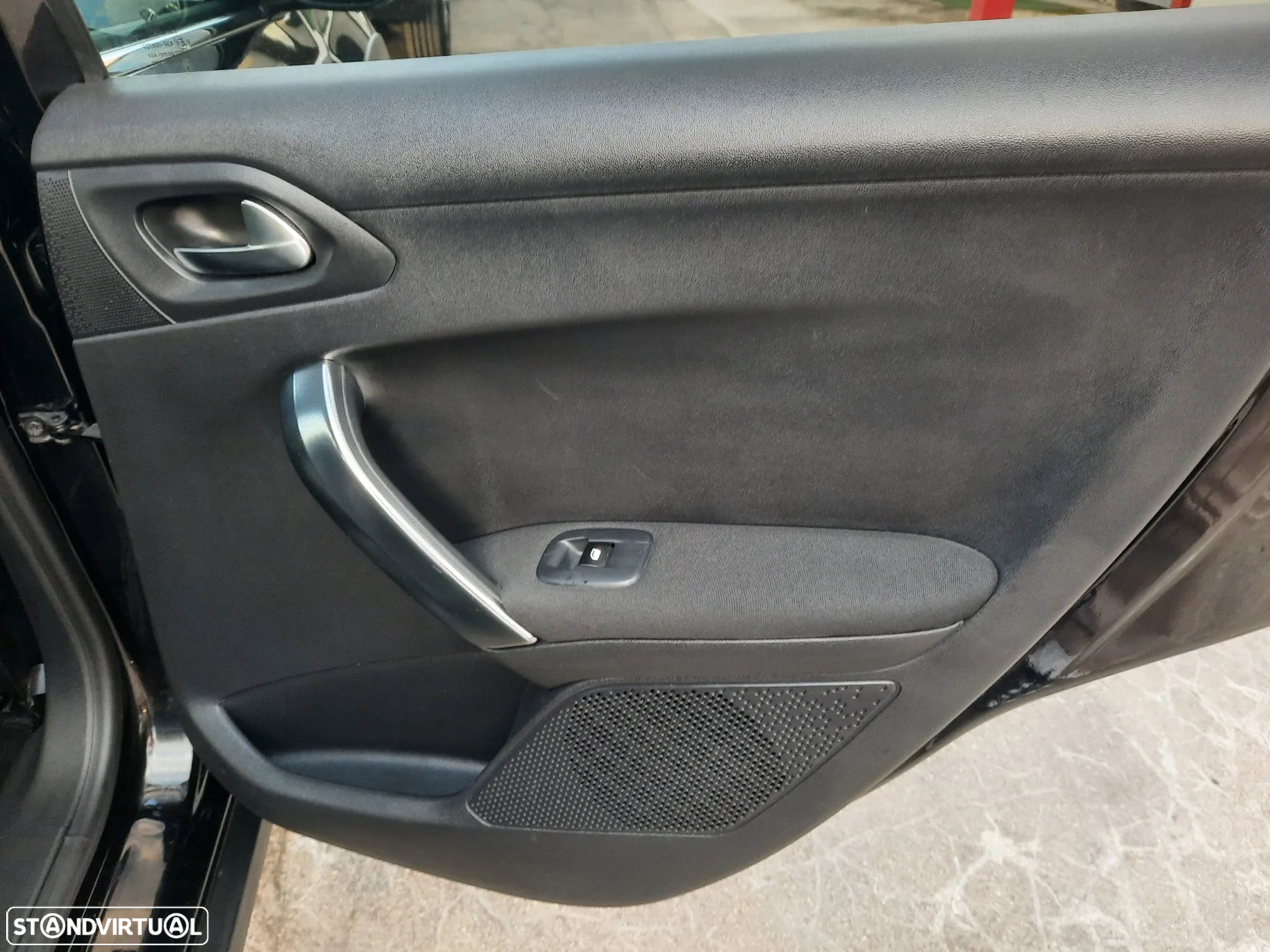 Peugeot 2008 1.6 BlueHDi Allure - 36