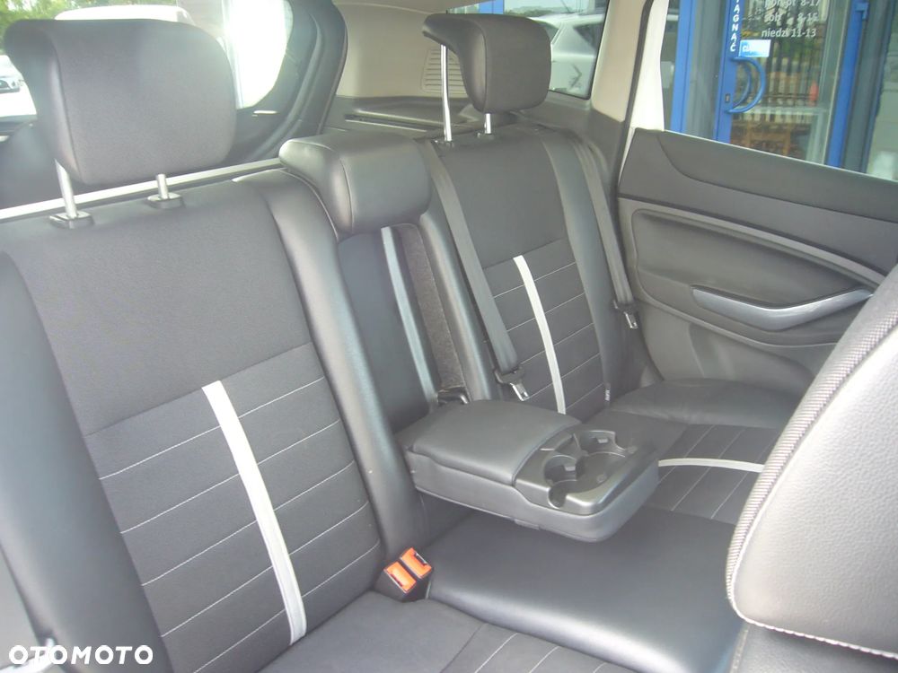 Ford Kuga 2.0 TDCi 2x4 Titanium - 17