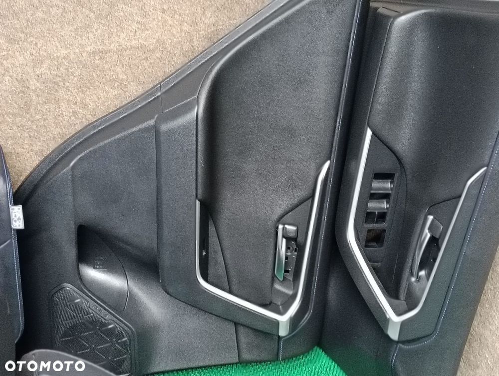 TOYOTA RAV4 od 2019r Fotele Kanapy Boczki - 9