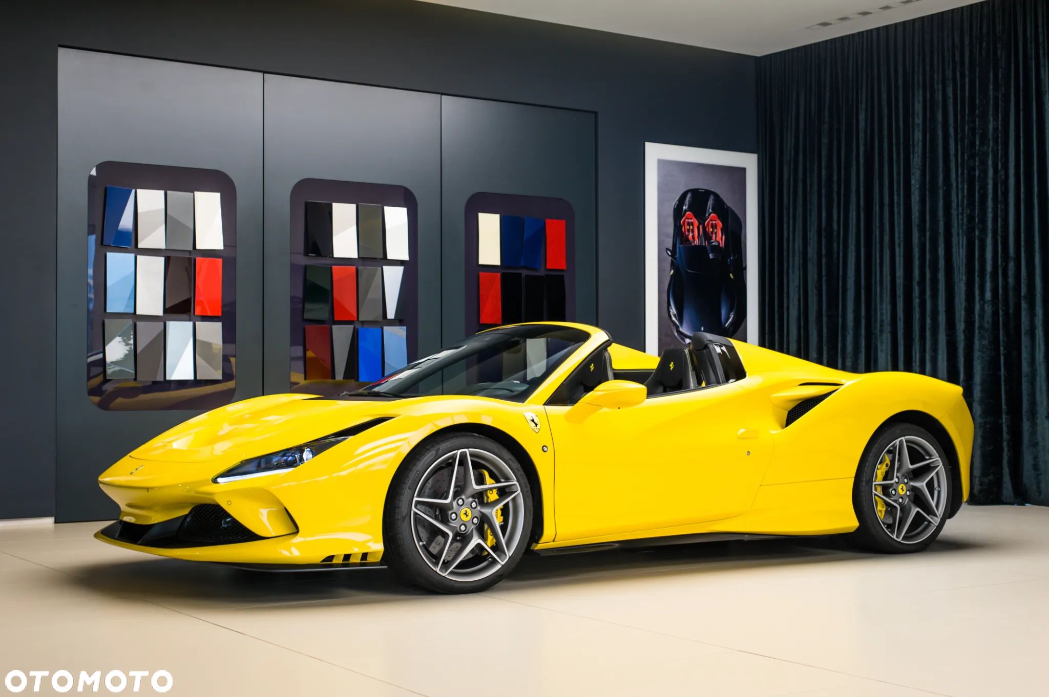 Ferrari F8 Spider - 1