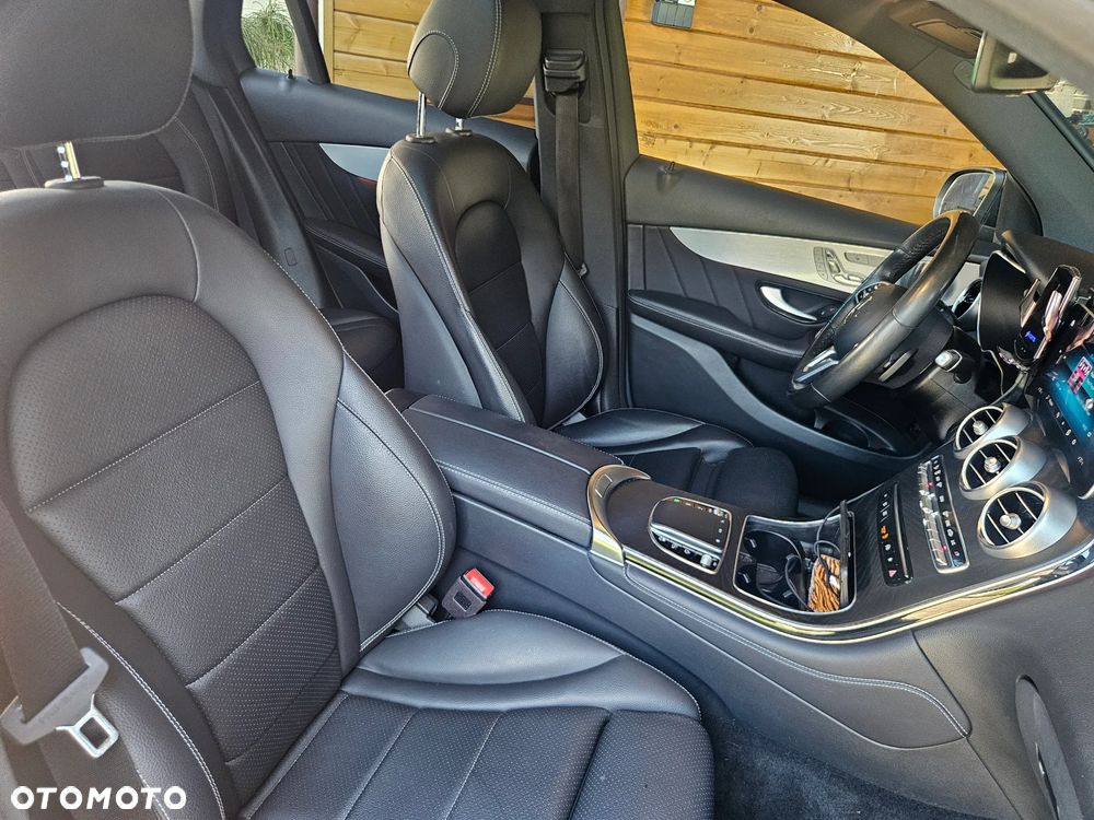 Mercedes-Benz GLC 300 4Matic 9G-TRONIC AMG Line - 9