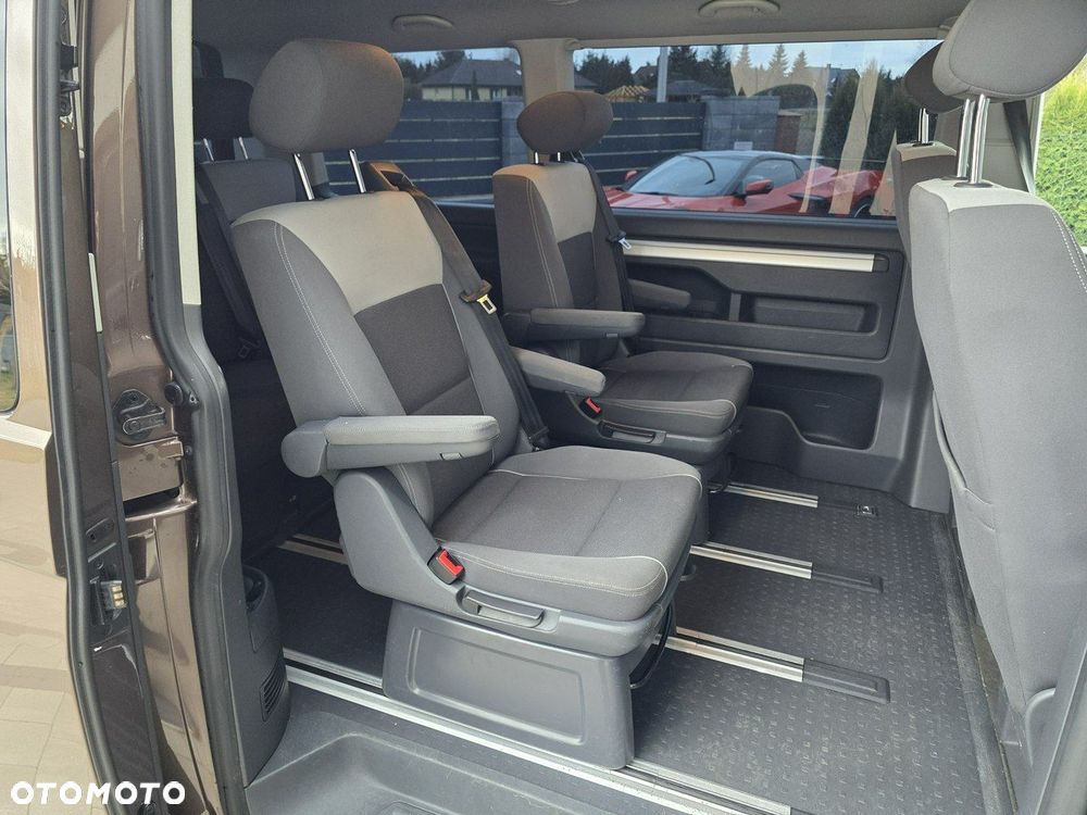 Volkswagen Multivan - 8