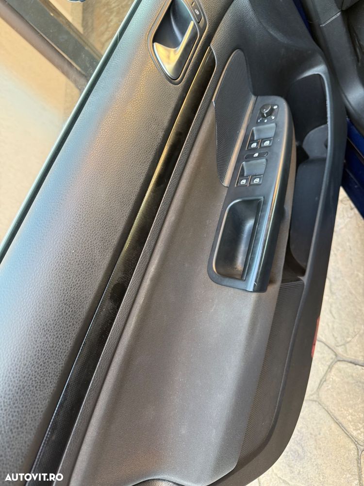 Volkswagen Golf - 8