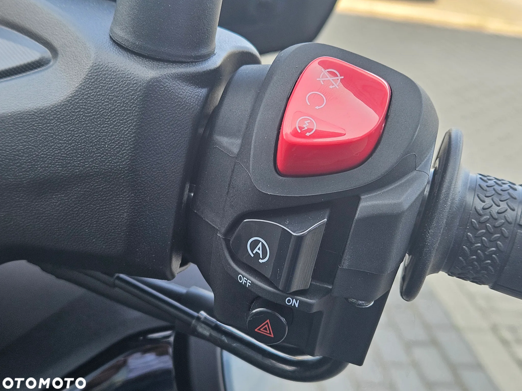 Yamaha X-max - 9