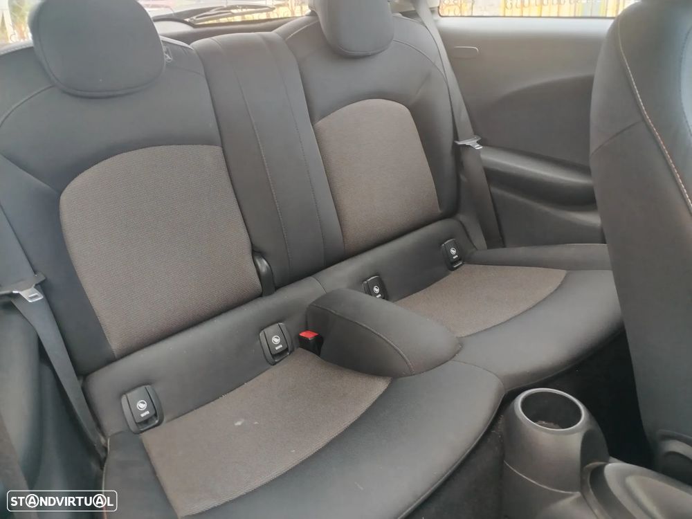 MINI 3 Portas One D - 10