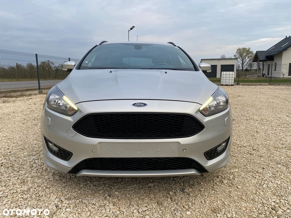 Ford Focus 1.5 EcoBlue Start-Stopp-System ST-LINE - 2