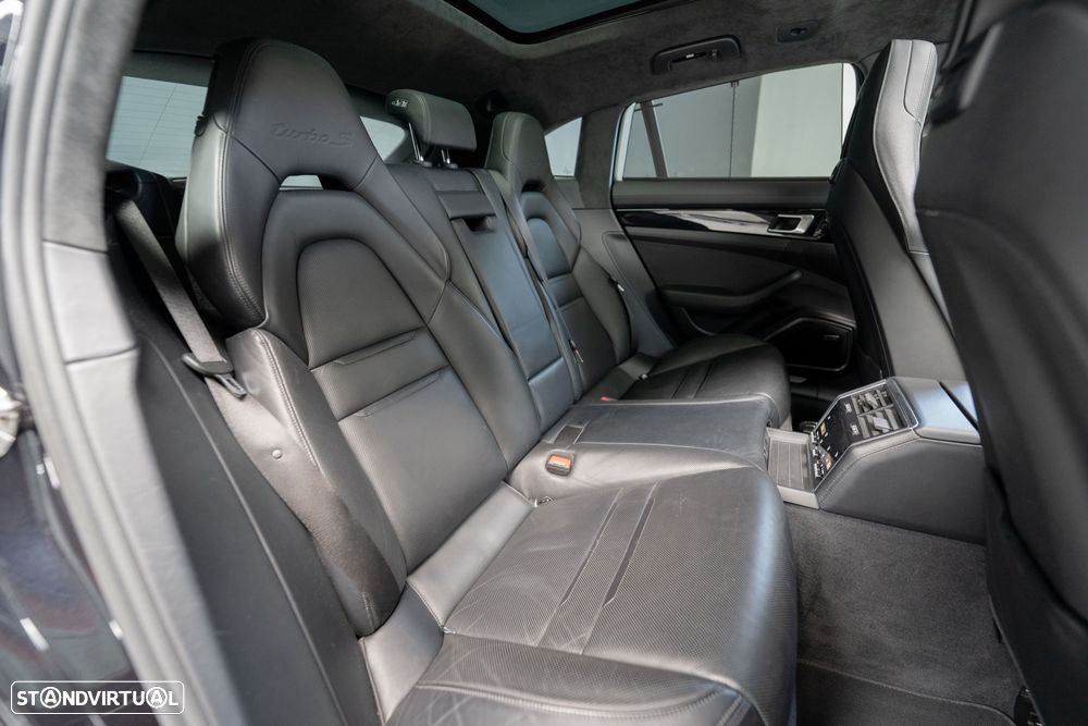 Porsche Panamera Sport Turismo Turbo S E-Hybrid - 29