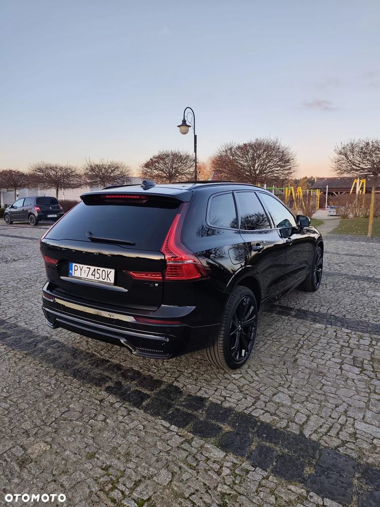 Volvo XC 60 T6 Plug-In Hybrid AWD Ultra Dark - 17