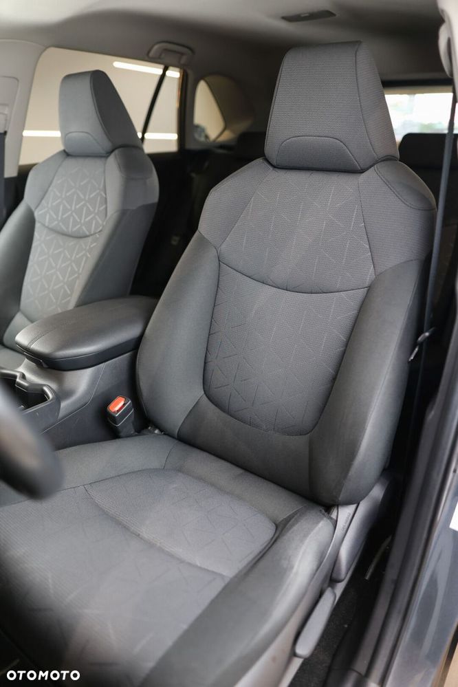 Toyota RAV4 - 8