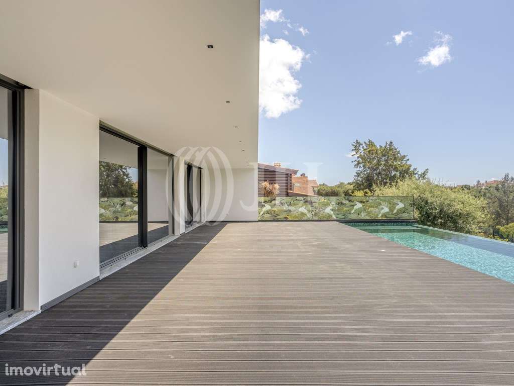 Moradia T5 +1 com jardim e piscina em Cascais - Grande imagem: 3/28