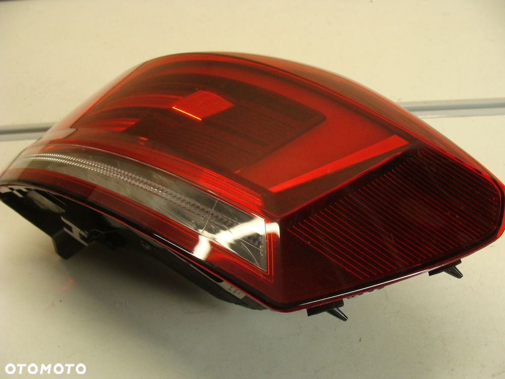 VW GOLF SPORTSVAN LIFT LAMPA TYLNA PRAWA LED 510945096AD - 3