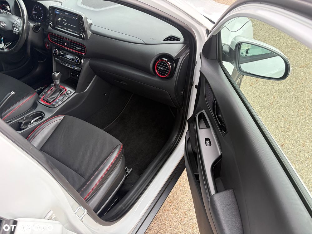 Hyundai Kona 1.6 T-GDI DCT 4WD Premium - 28