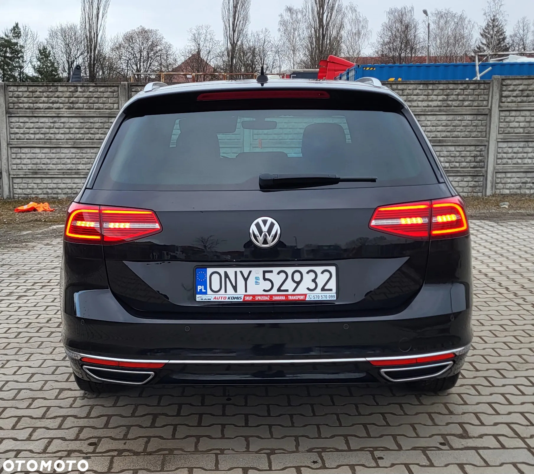 Volkswagen Passat - 4