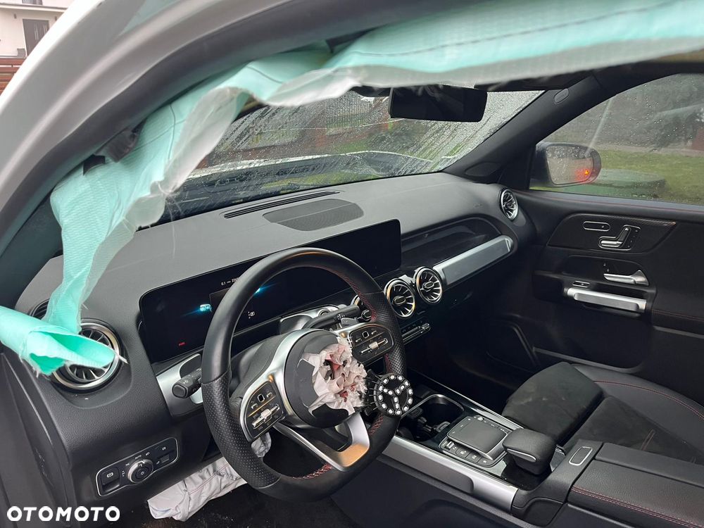 Mercedes-Benz GLB 250 8G-DCT AMG Line - 17