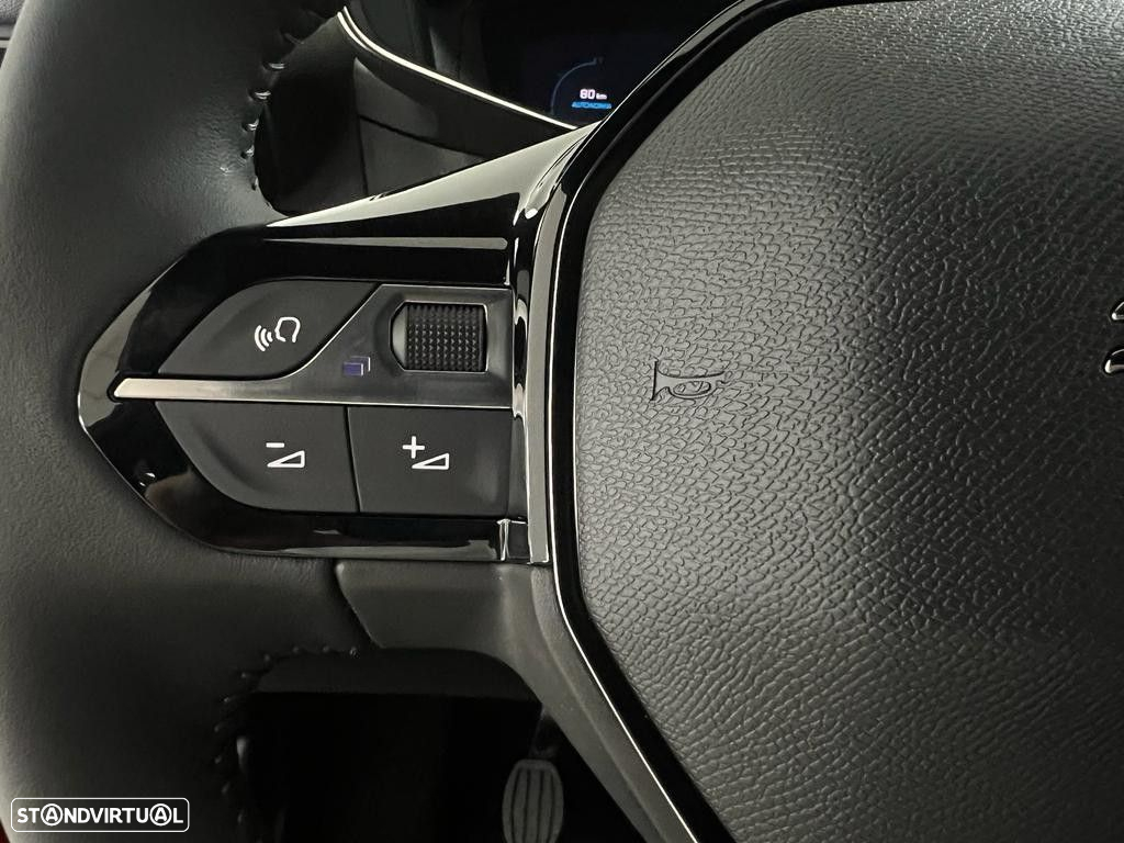 Peugeot 2008 1.2 PureTech Allure Pack - 18