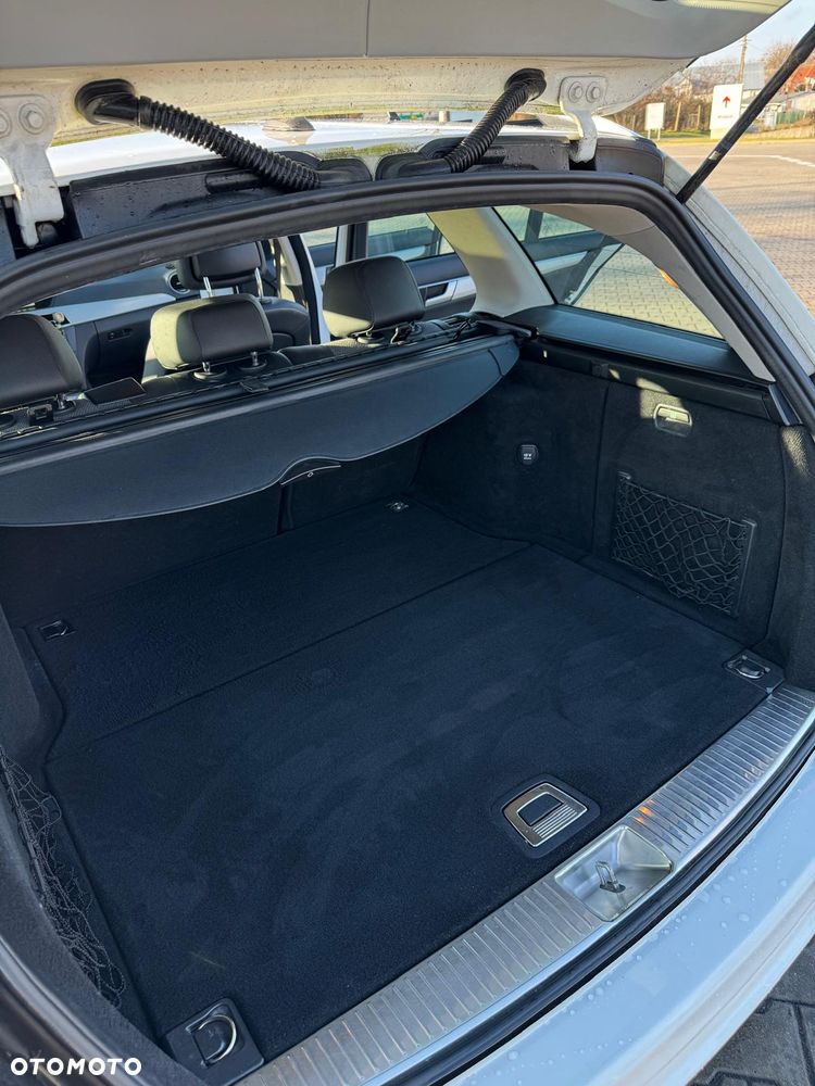 Mercedes-Benz Klasa C 220 CDI DPF (BlueEFFICIENCY) - 27