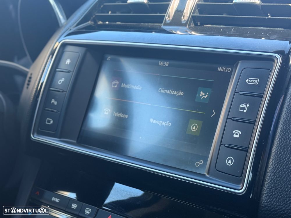 Jaguar F-Pace 2.0 i4D Prestige AWD Aut. - 8