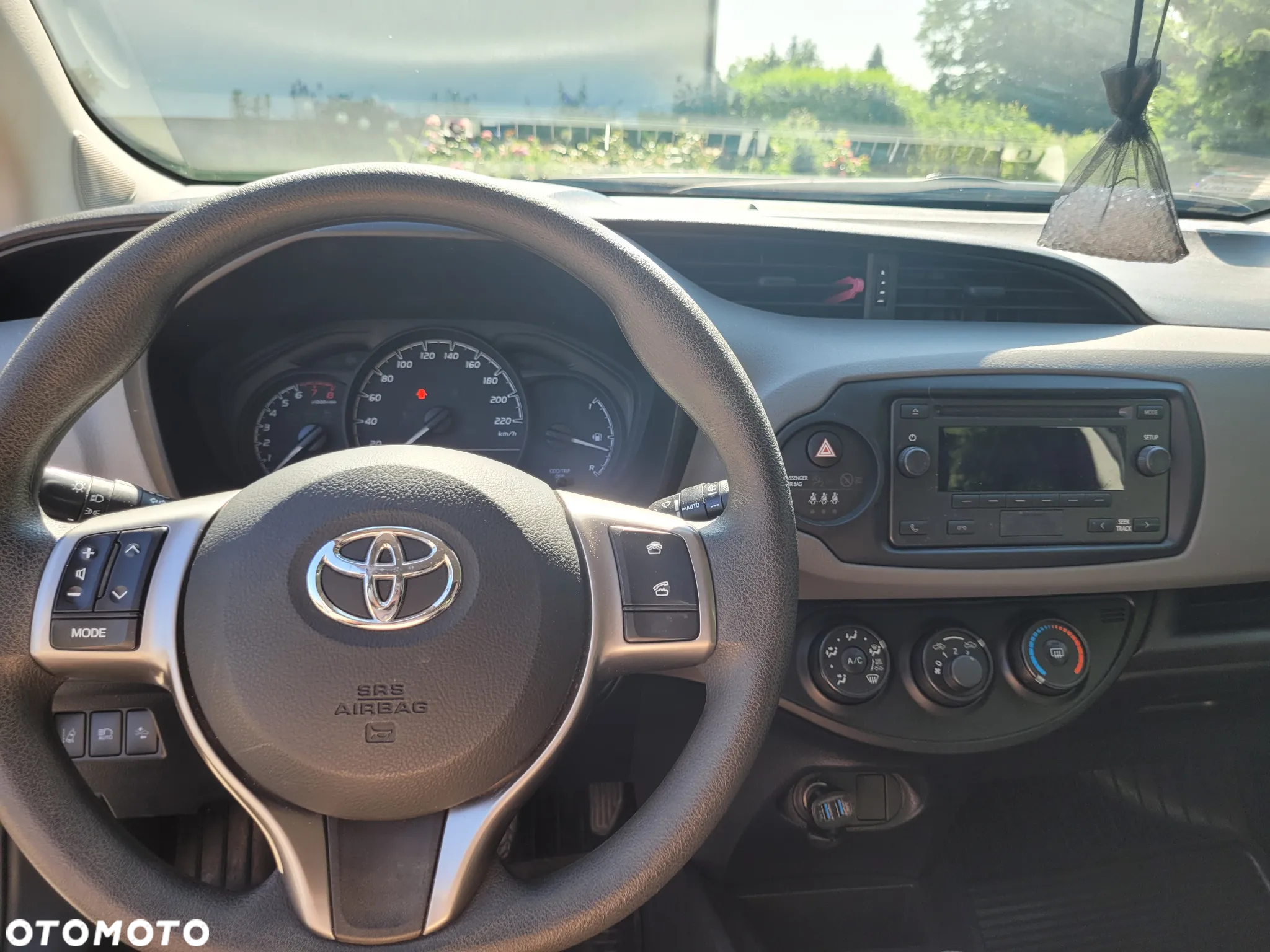Toyota Yaris 1.0 Active EU6 - 4