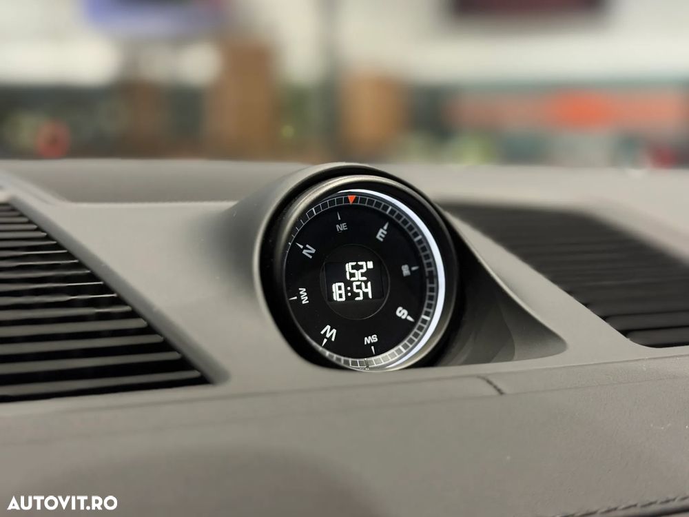 Porsche Cayenne - 36