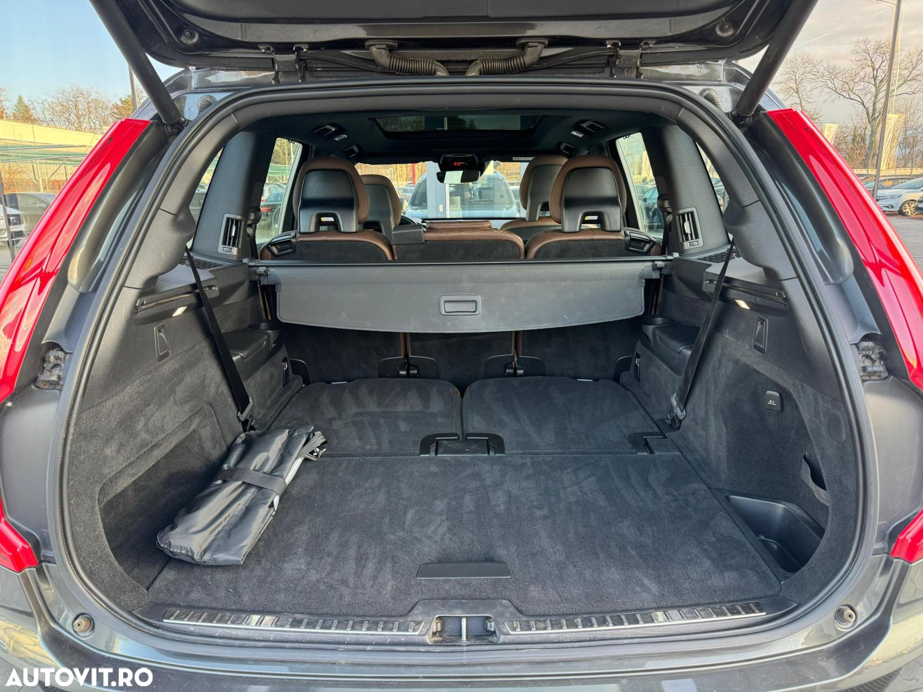 Volvo XC 90 T8 AWD Twin Engine Geartronic Momentum - 35