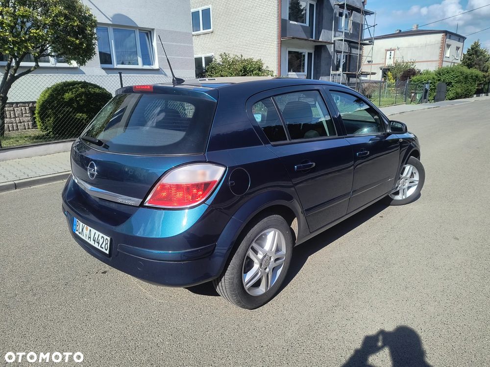 Opel Astra 1.6 Easytronic Cosmo - 4