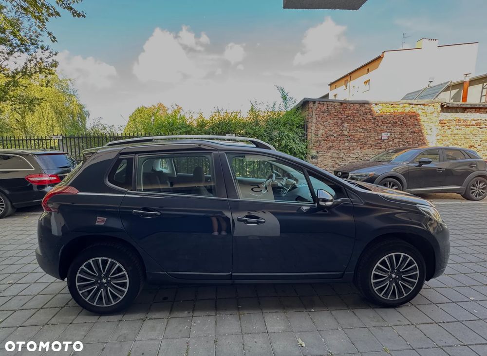 Peugeot 2008 1.2 Pure Tech Style - 3