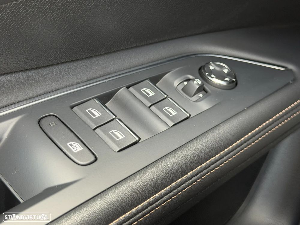 Peugeot 5008 2.0 BlueHDi GT EAT8 - 28