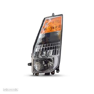 Faróis Farol da frente Nissan Cabstar F24M 2006 Até 2013 - 2
