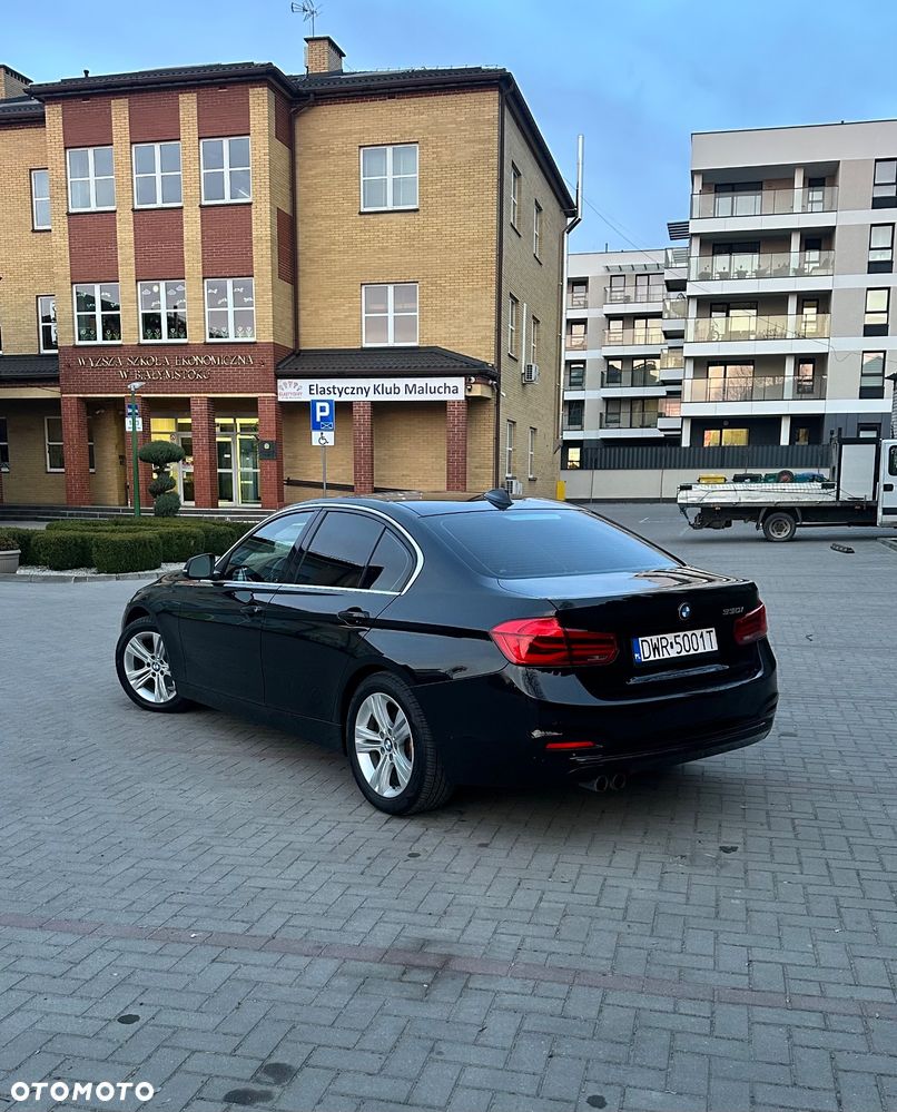 BMW Seria 3 330i Luxury Line sport - 11