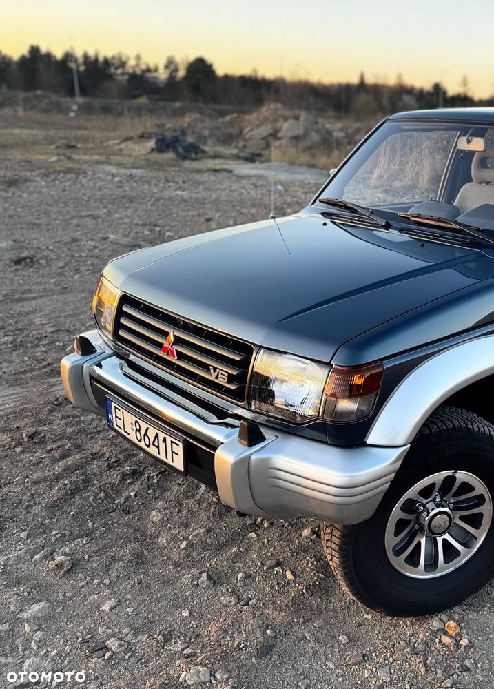 Mitsubishi Pajero - 38