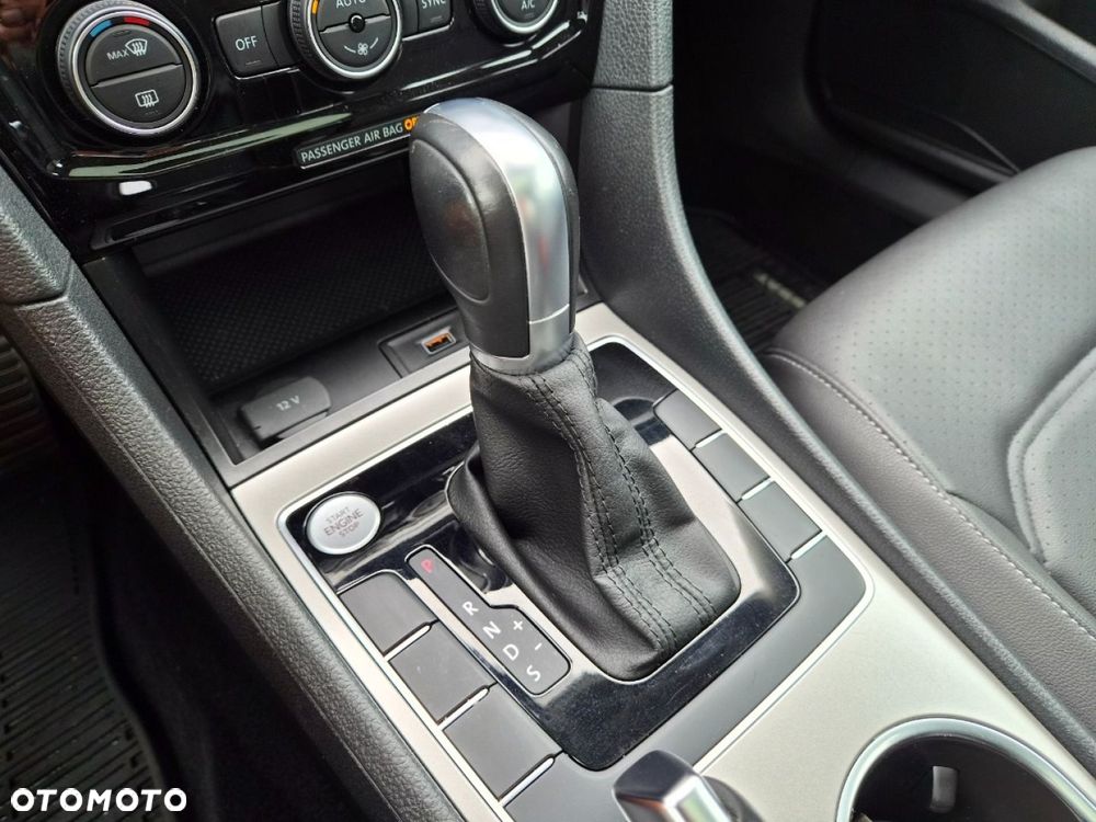 Volkswagen Passat - 17